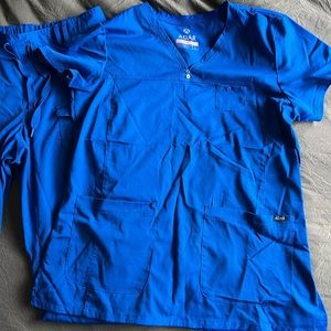 Adar Pro Everyday Expert Scrub Set